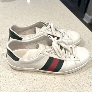 Men’s Gucci sneakers size 8